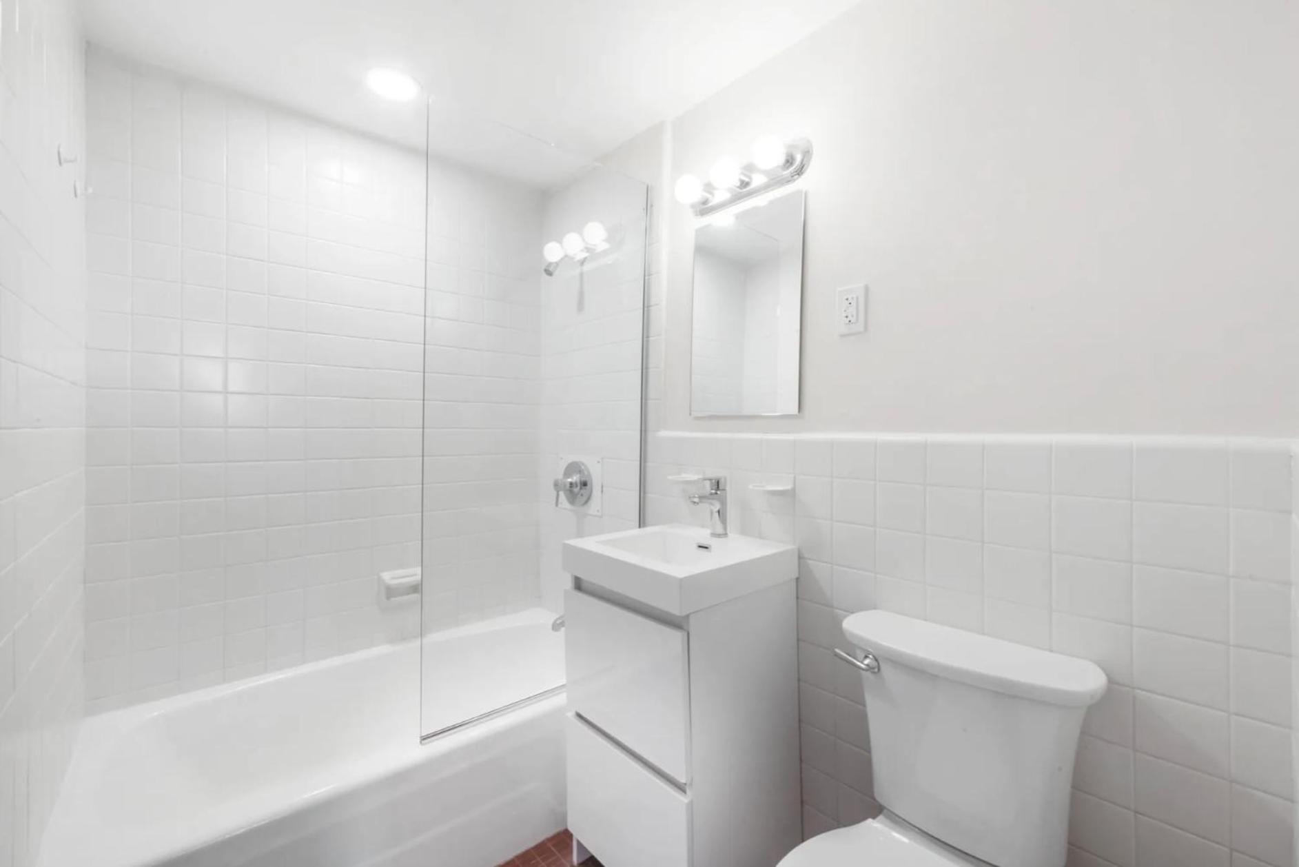 Epic Furnished Private With Shared Bath Holiday home *